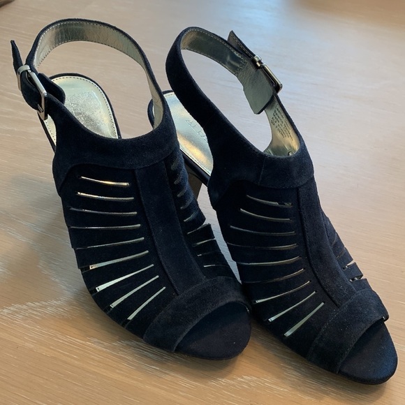 Alfani Leather heels with ankle strap, dark blue, very good condition, Size 9M - Picture 2 of 8
